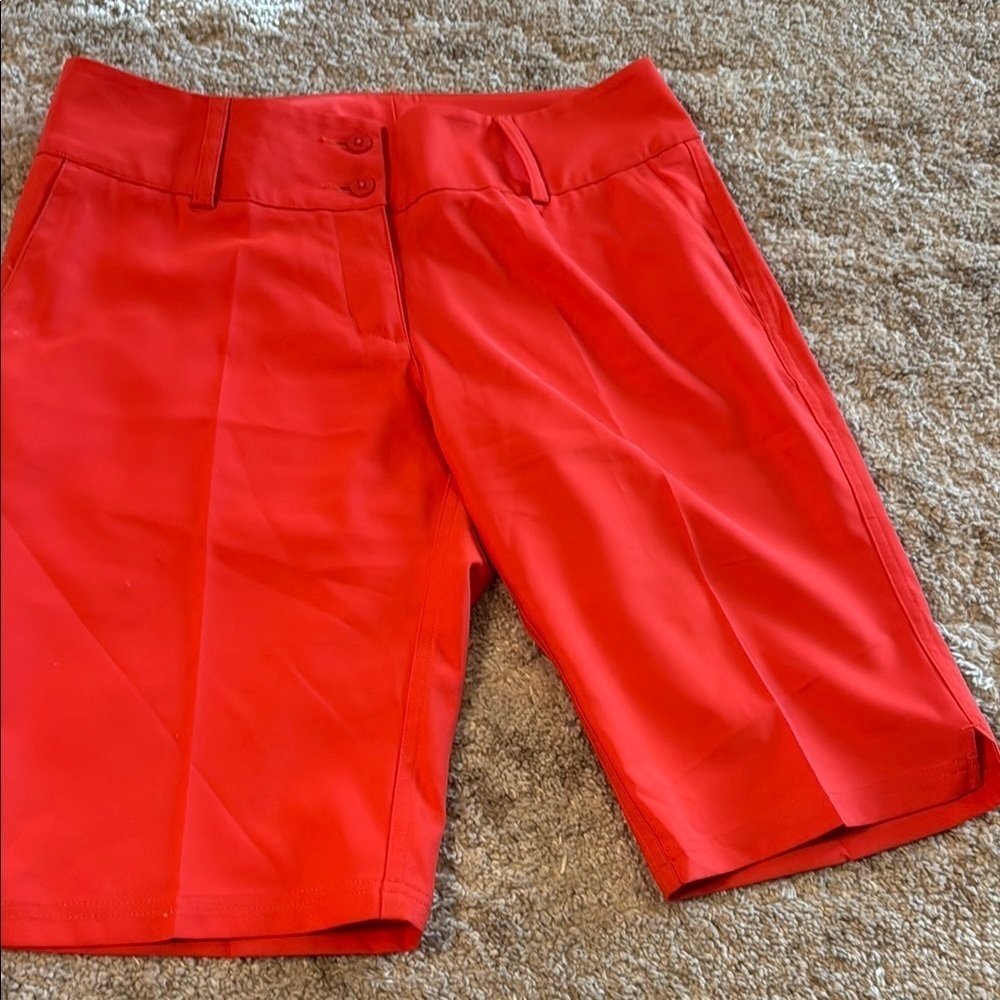 🍍Adidas climate Bermuda short🍍Sz 6🍍12” inseam🍍16” waist🍍